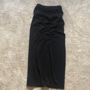 Forever 21 Skirts - Black Slitted Maxi Skirt Forever 21 Skirts - Black Slitted Maxi Skirt